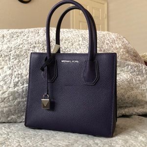 MICHAEL Kors Handbag.